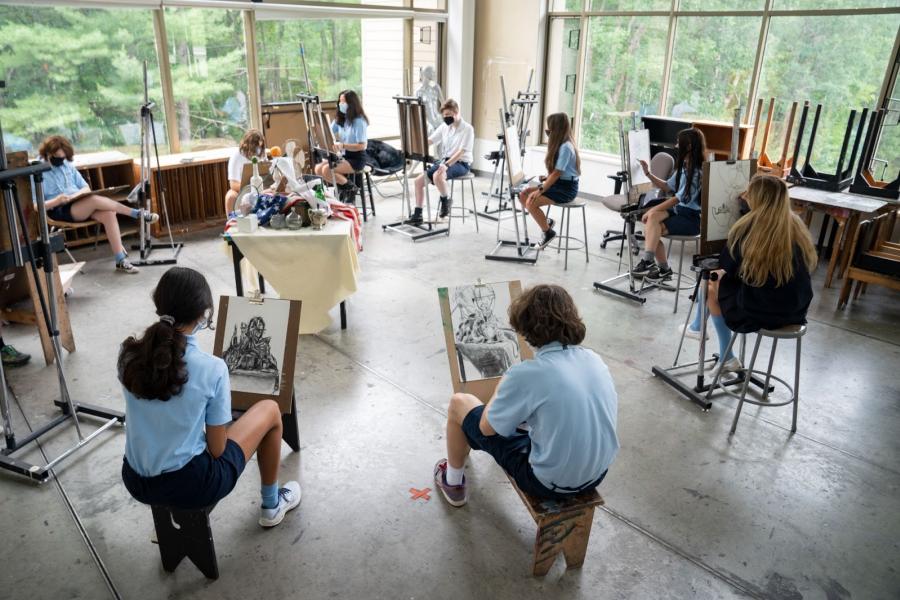 High school visual art students in an advanced drawing class at the Dow Center for Visual Arts.